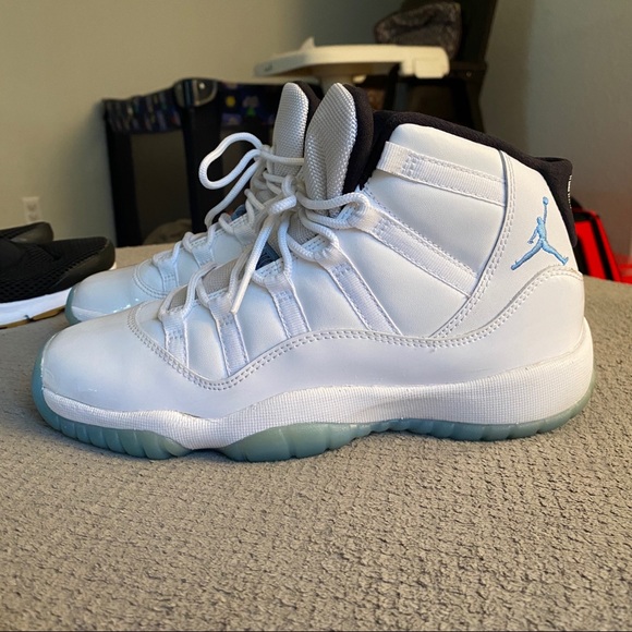 SOLD Retro Jordan Columbia 11 - Picture 2 of 7